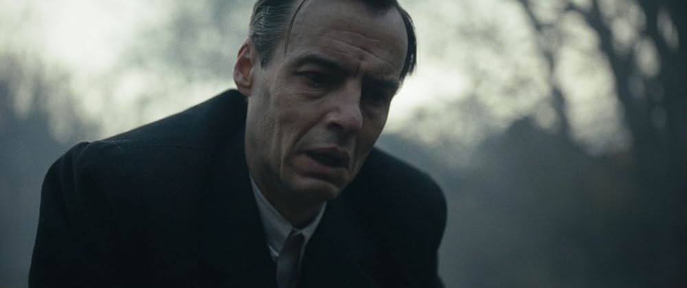 イヤーウィグ/氷の⻭を持つ少女の画像