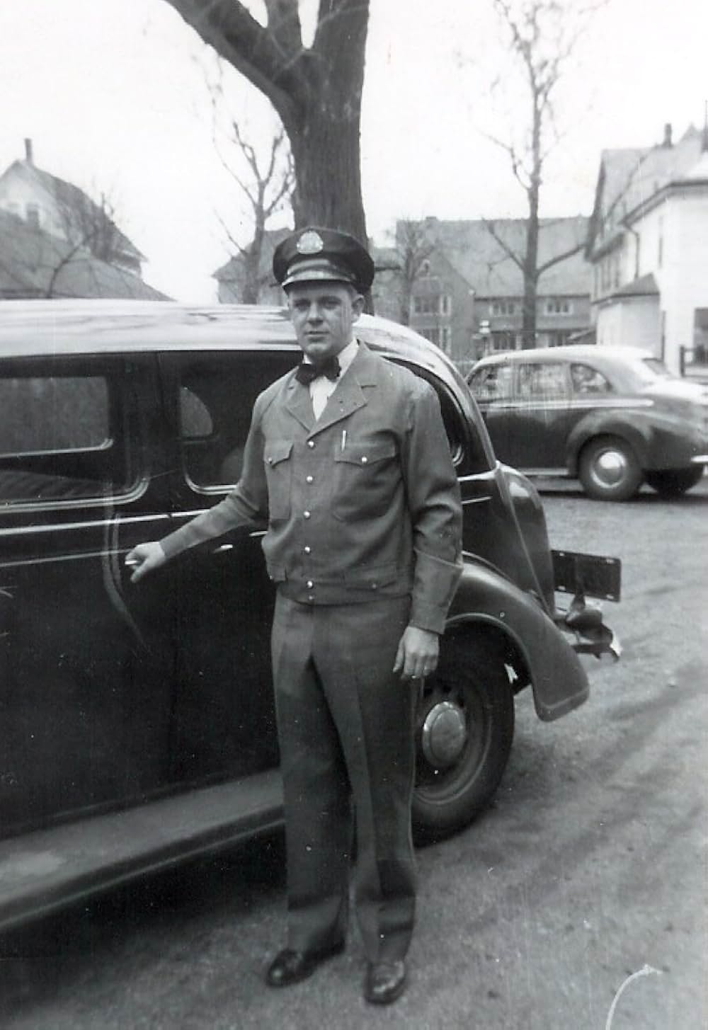 六つの橋を渡る男の画像