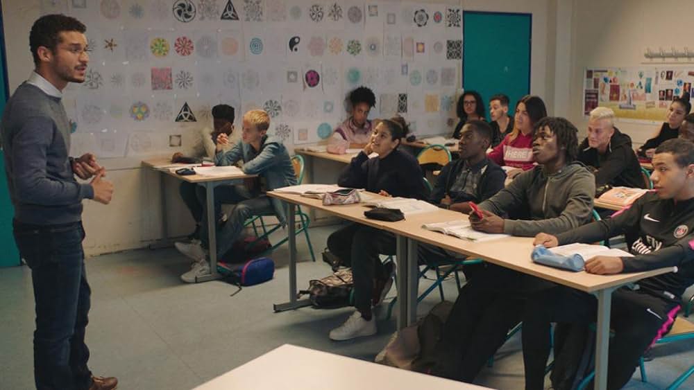 スクールライフ: パリの空の下での画像