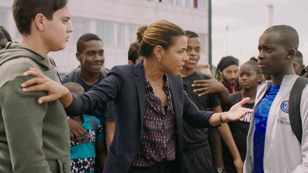 スクールライフ: パリの空の下での画像