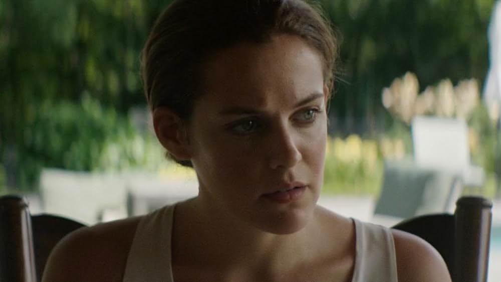 ストレンジャー 異界からの訪問者の画像