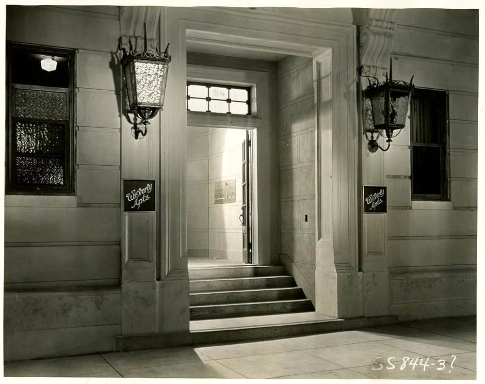 悪魔が跳び出すの画像