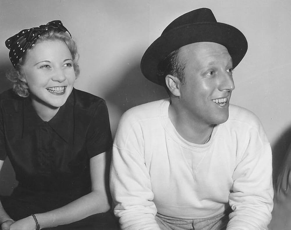 踊るアメリカ艦隊の画像