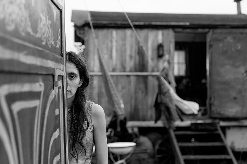 ガール・ウィズ・ニードルの画像