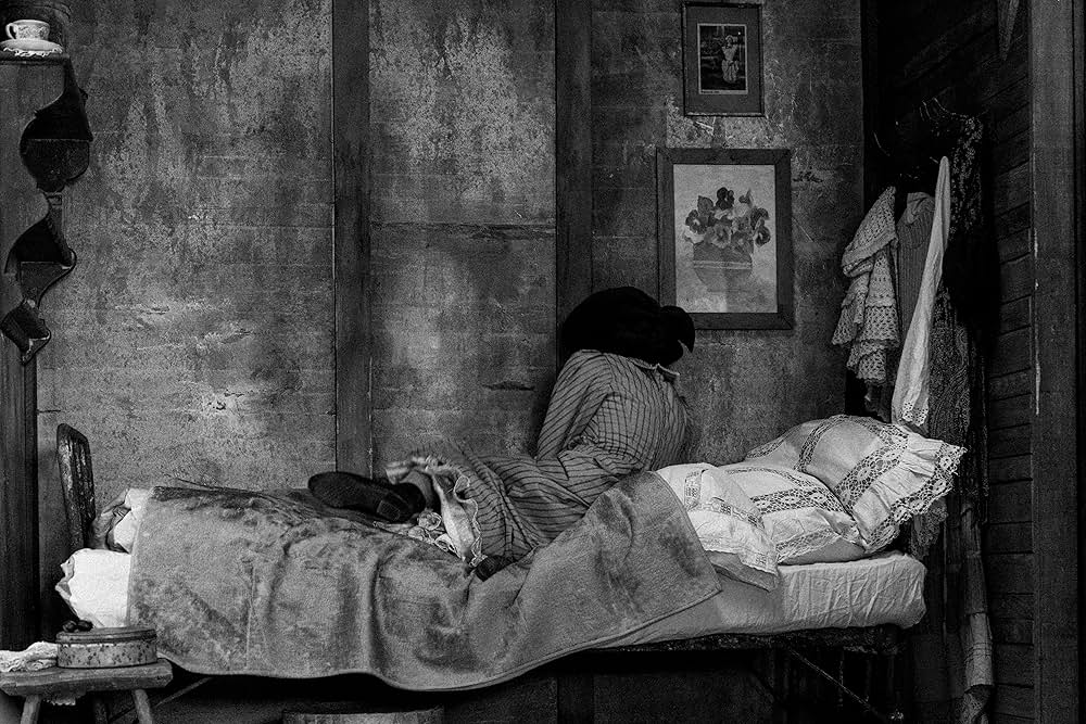 ガール・ウィズ・ニードルの画像