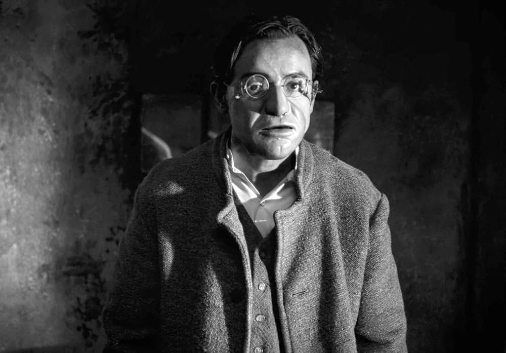 ガール・ウィズ・ニードルの画像