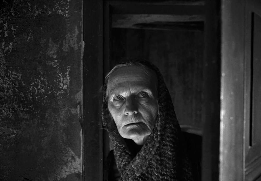 ガール・ウィズ・ニードルの画像