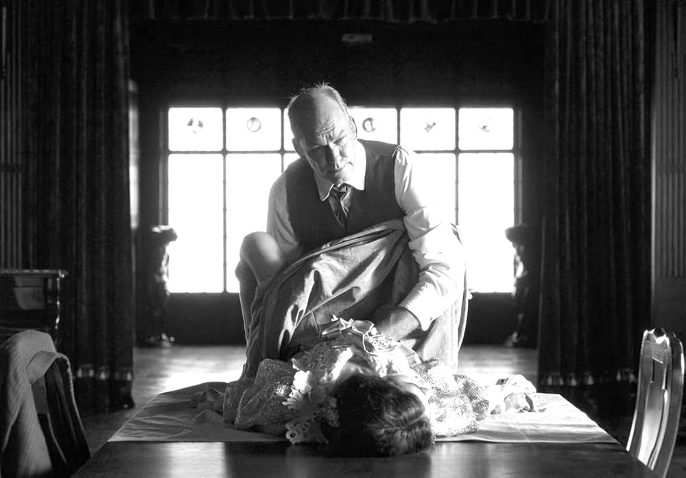 ガール・ウィズ・ニードルの画像