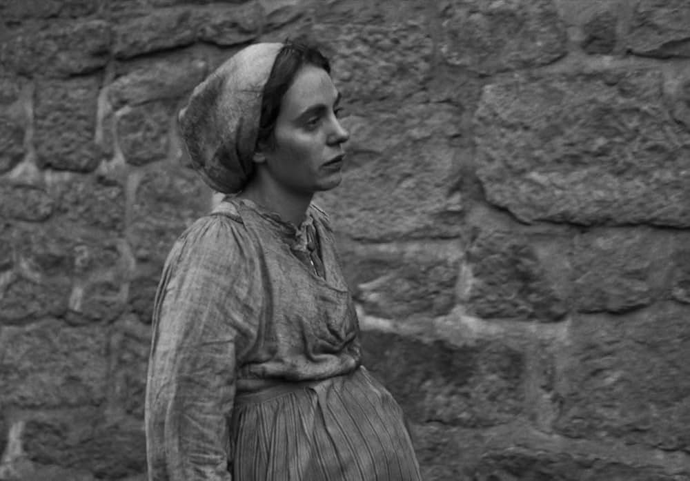 ガール・ウィズ・ニードルの画像