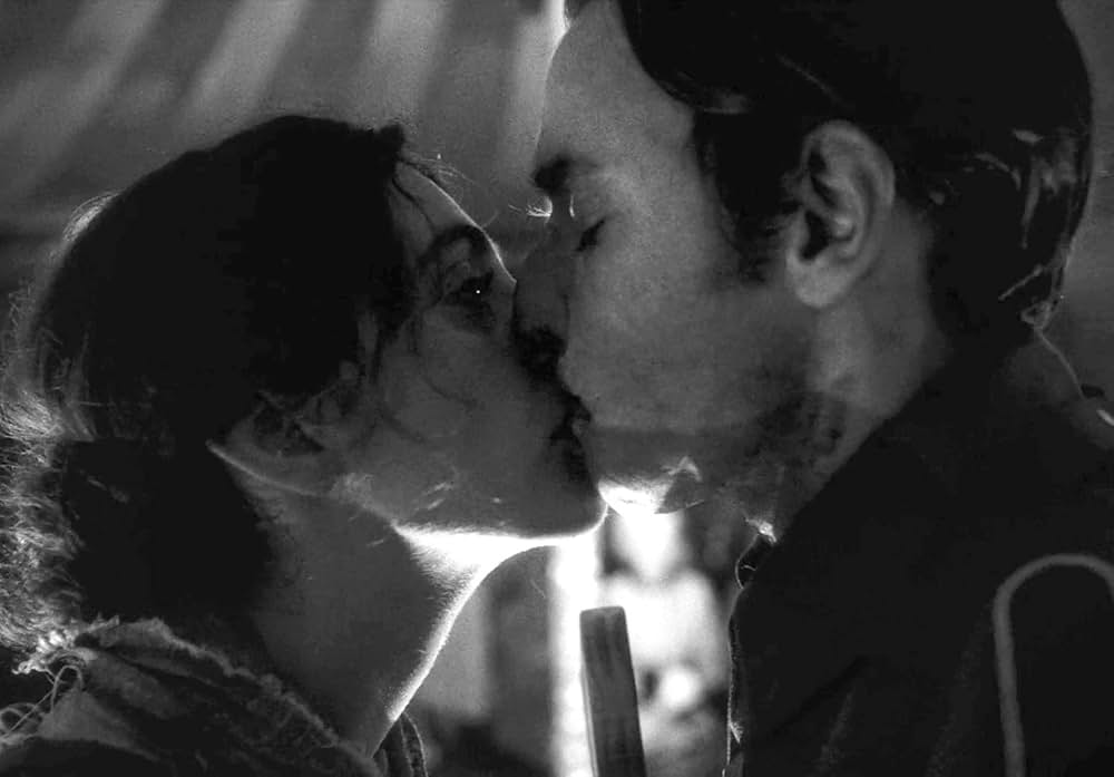 ガール・ウィズ・ニードルの画像