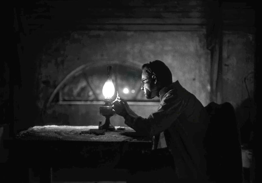 ガール・ウィズ・ニードルの画像