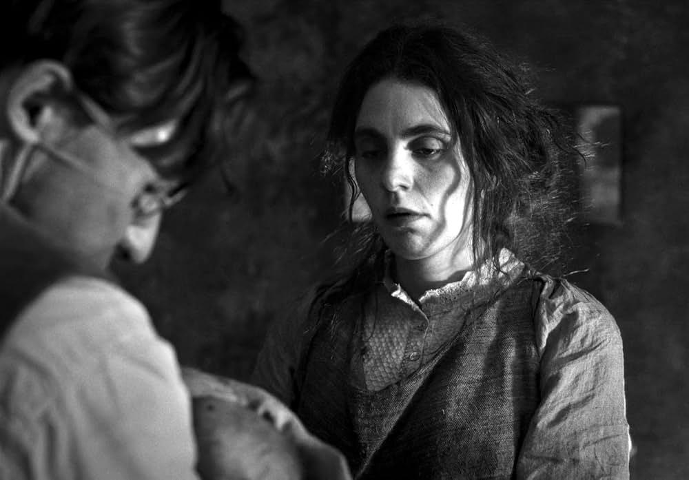 ガール・ウィズ・ニードルの画像