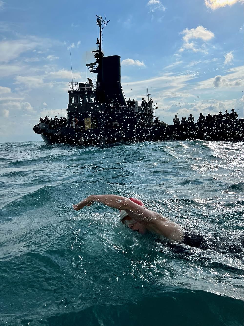 ヤング・ウーマン・アンド・シーの画像