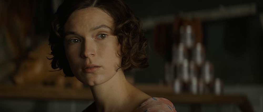 ヤング・ウーマン・アンド・シーの画像