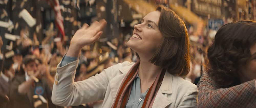 ヤング・ウーマン・アンド・シーの画像