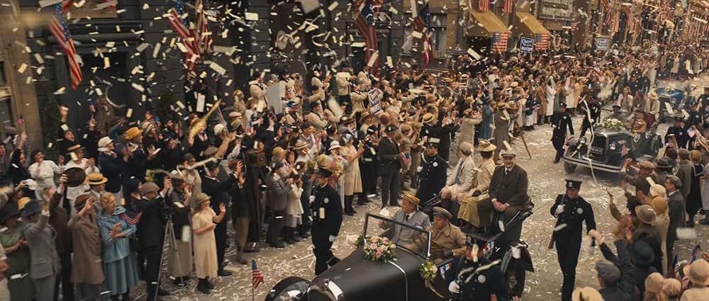 ヤング・ウーマン・アンド・シーの画像