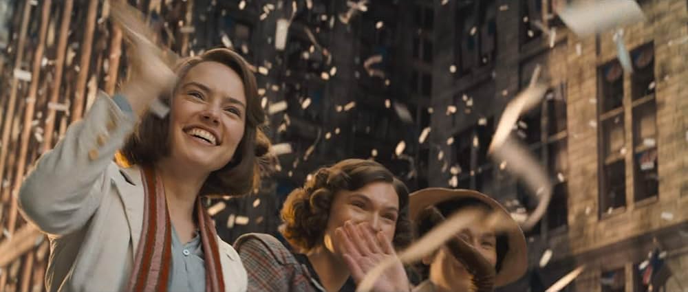 ヤング・ウーマン・アンド・シーの画像