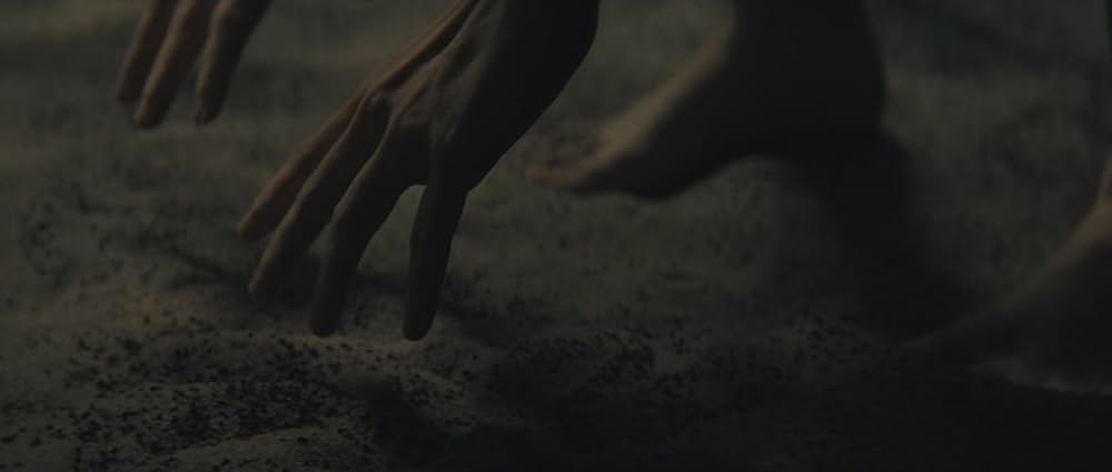 ヤング・ウーマン・アンド・シーの画像