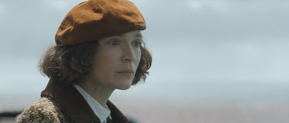 ヤング・ウーマン・アンド・シーの画像