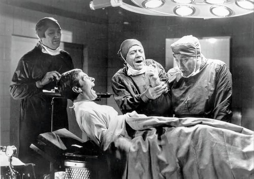 ピンクの病院／ドクター・ストップの画像