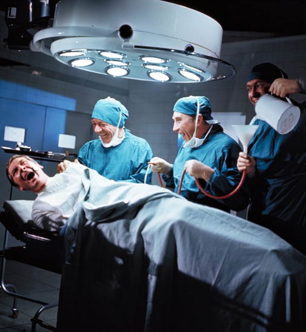 ピンクの病院／ドクター・ストップの画像