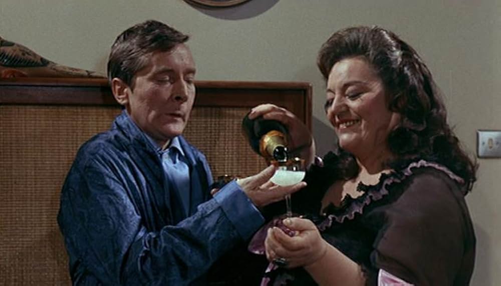 ピンクの病院／ドクター・ストップの画像