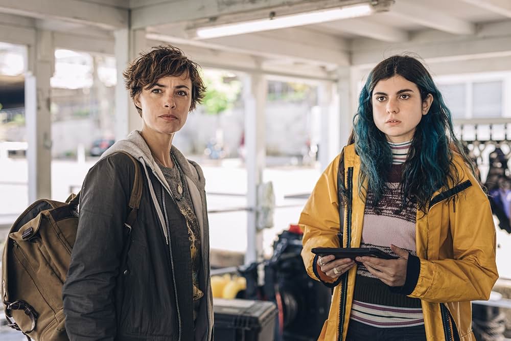 セーヌ川の水面の下にの画像