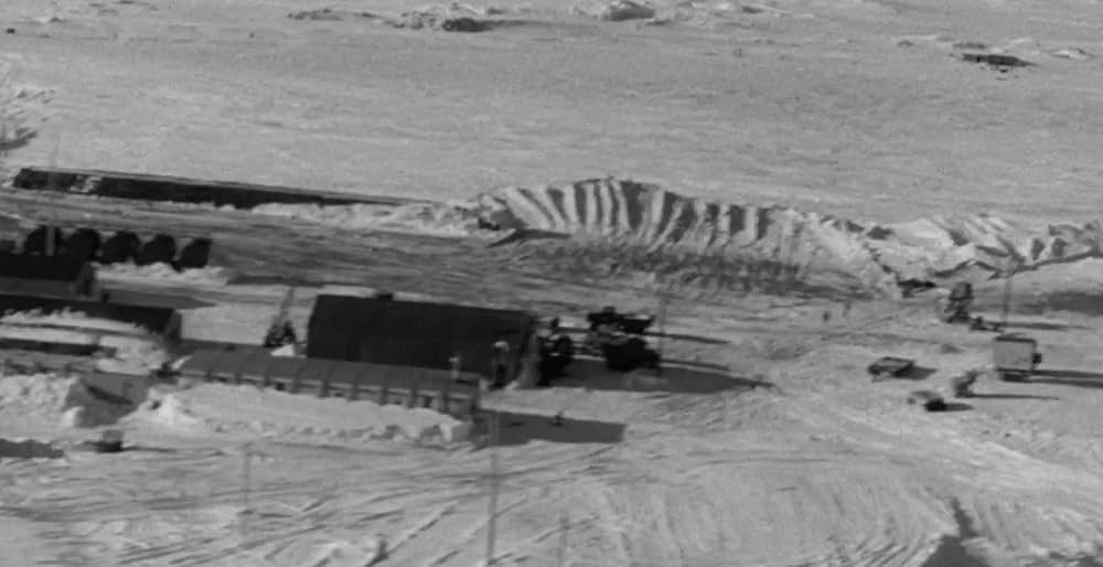 極地からの怪物 大カマキリの脅威の画像