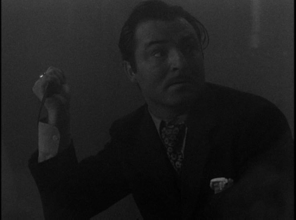 霧の中の逃走の画像