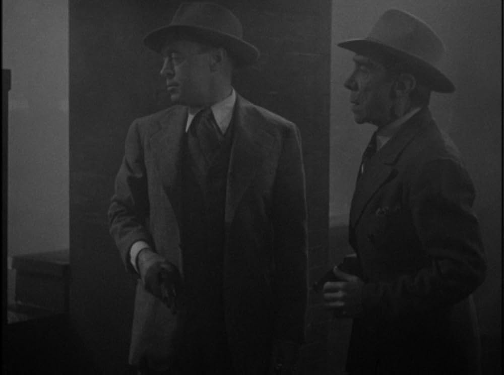 霧の中の逃走の画像