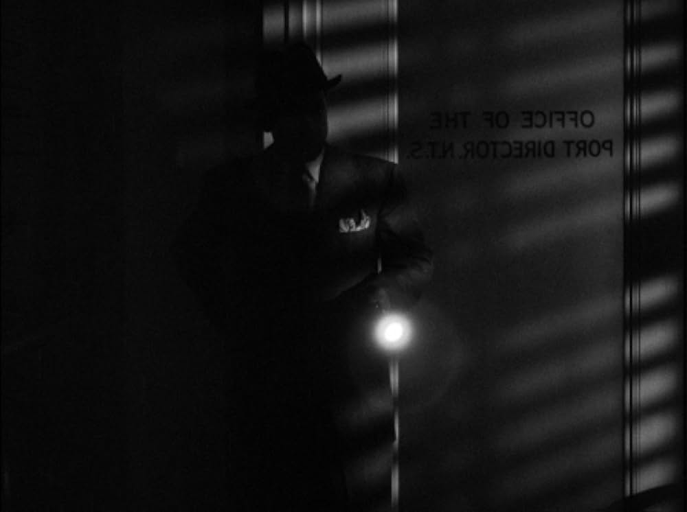 霧の中の逃走の画像