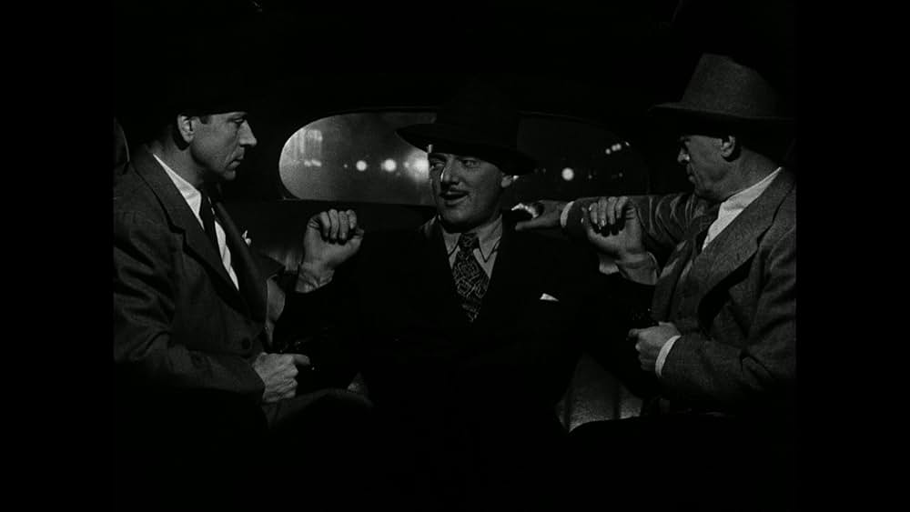 霧の中の逃走の画像