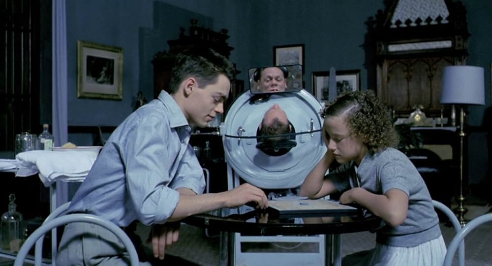 In A Glass Cageの画像