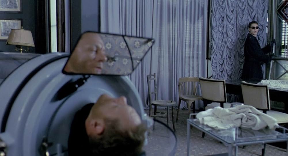 In A Glass Cageの画像