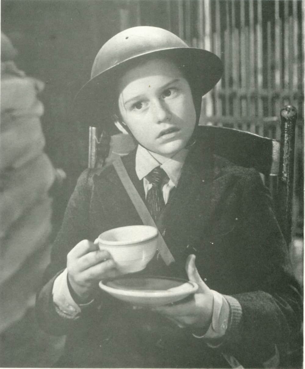 報道前線／爆撃下の通信回線の画像