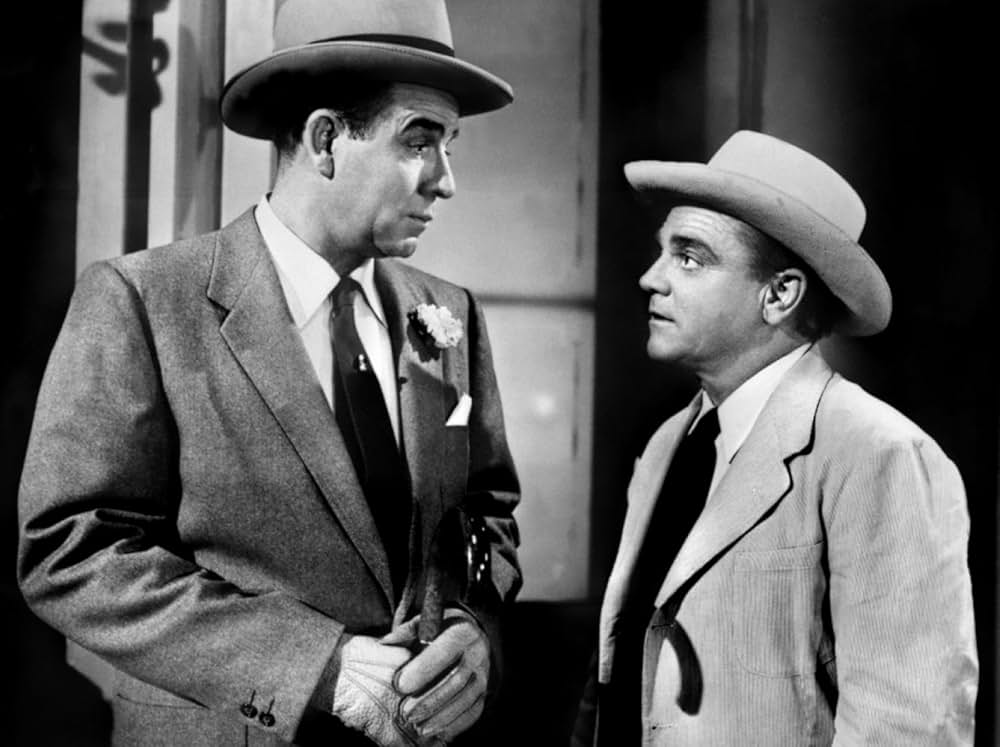 路上のライオンの画像