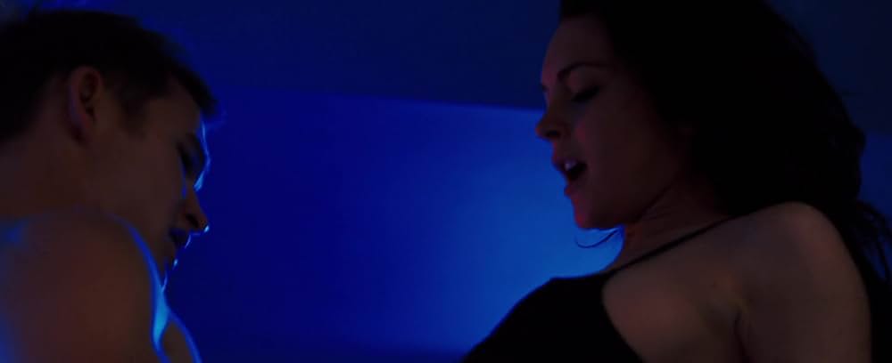 アイ ノウ フー キルド ミー（原題）の画像