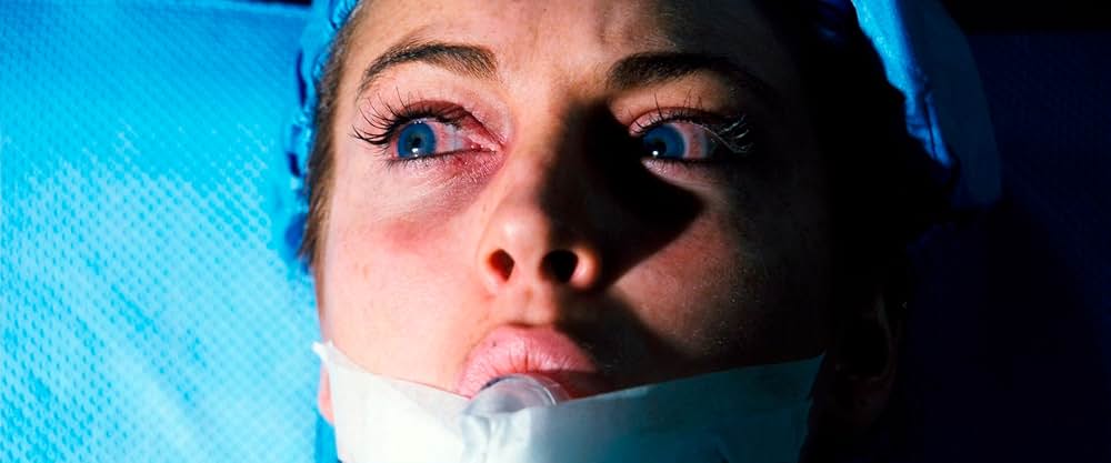 アイ ノウ フー キルド ミー（原題）の画像