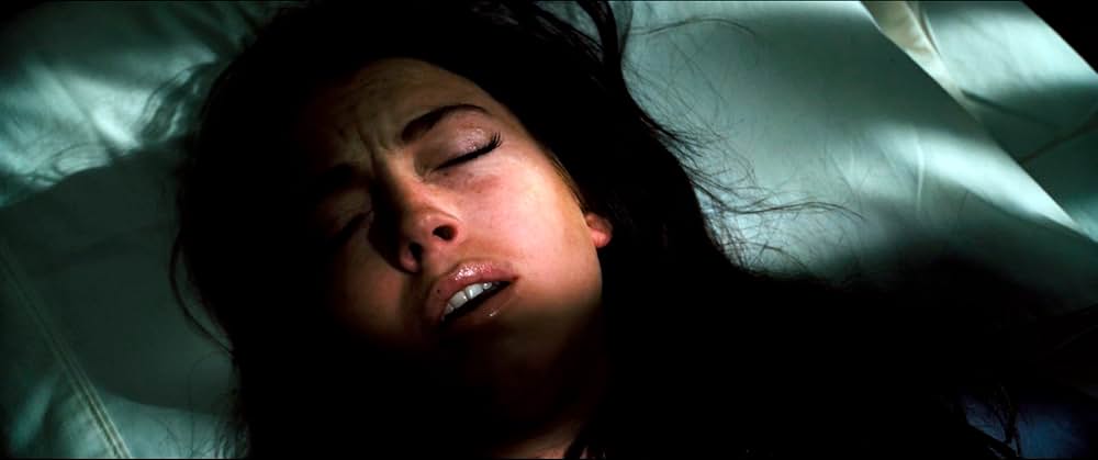 アイ ノウ フー キルド ミー（原題）の画像