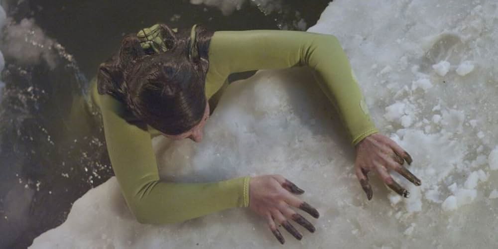 フローズン・ビロウの画像