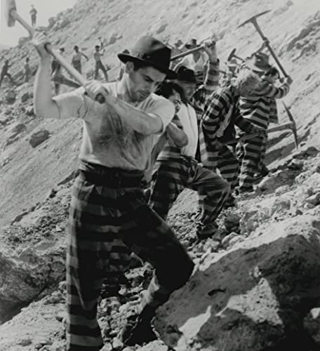 「仮面の米国」ポール・ムニの画像