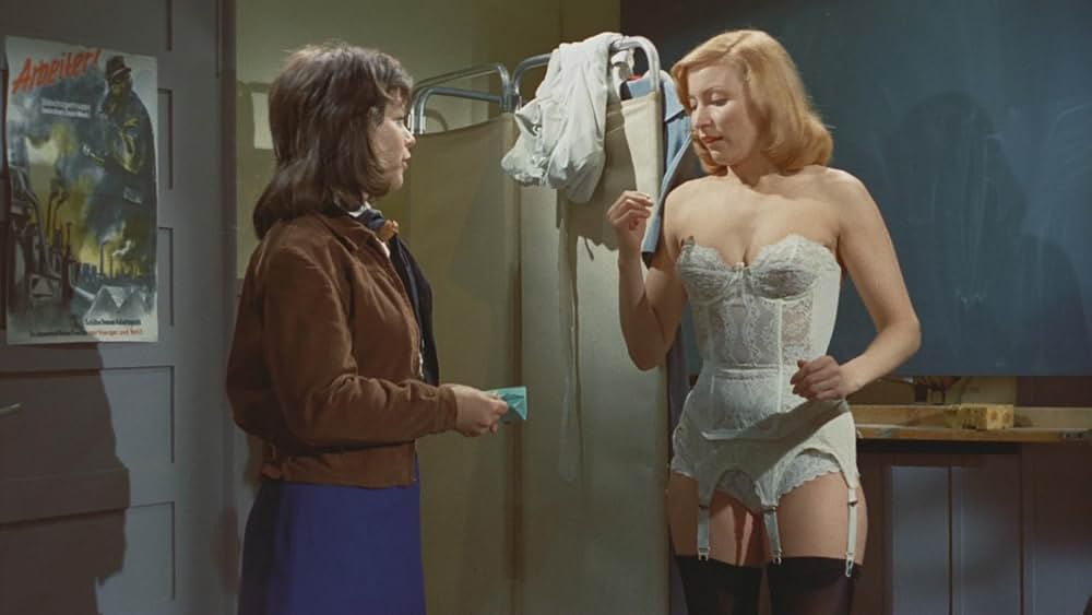 ナチ女親衛隊 全裸大作戦の画像