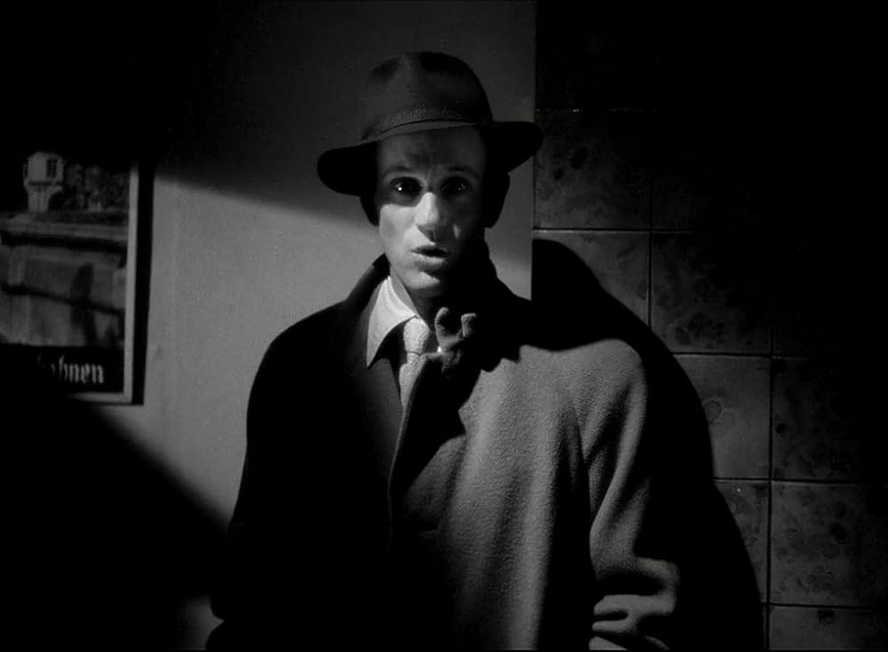 秘密警察の罠の画像