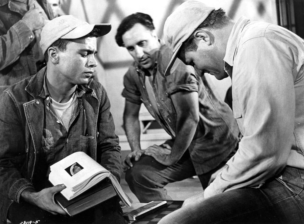 暁の暴動の画像