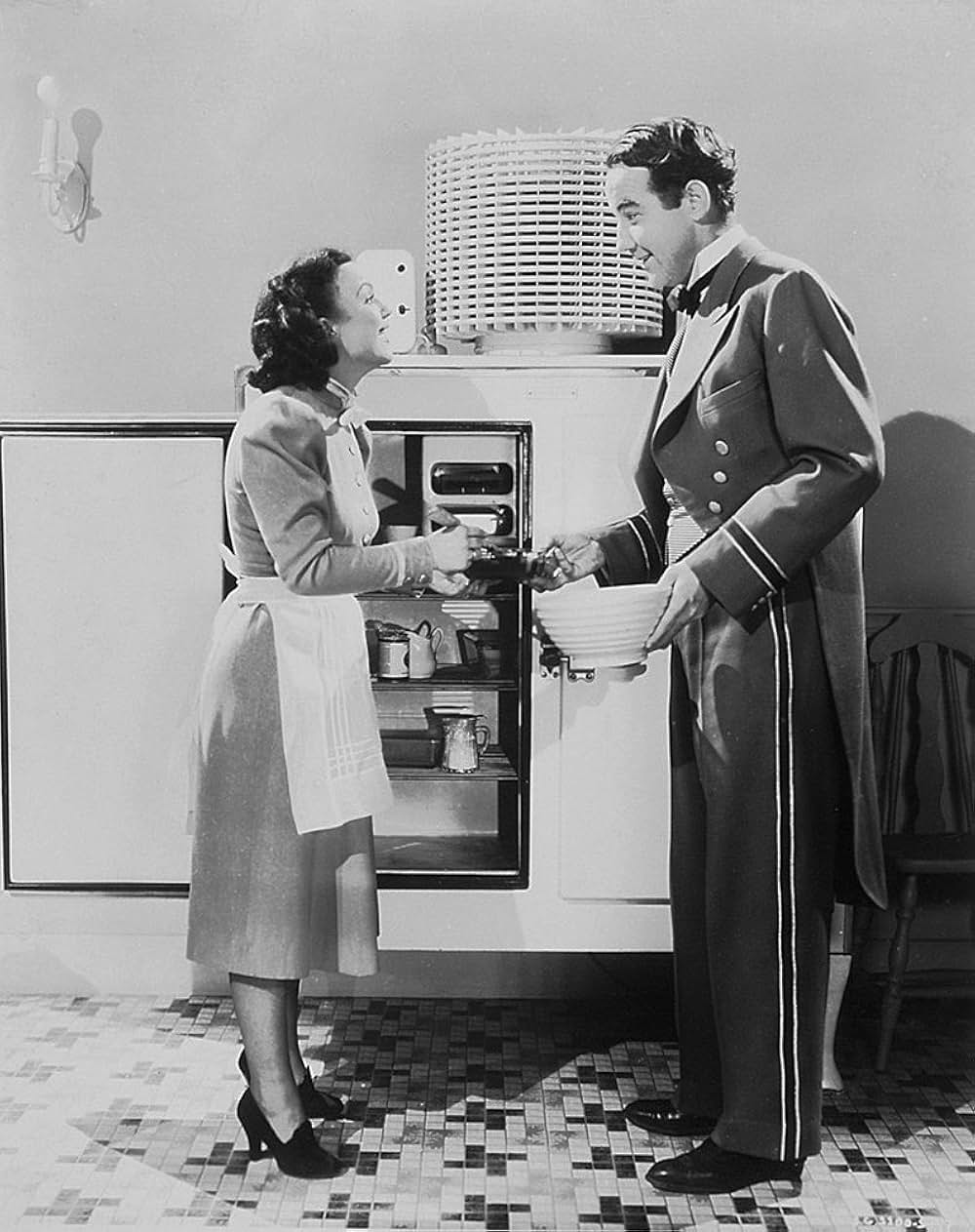 木に攀る女の画像