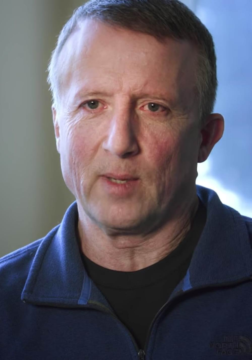 私はジェーン・ドウ: 立ち上がる母と娘の画像