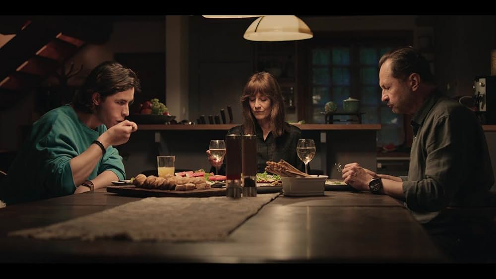 カラーズ・オブ・エビル：レッドの画像