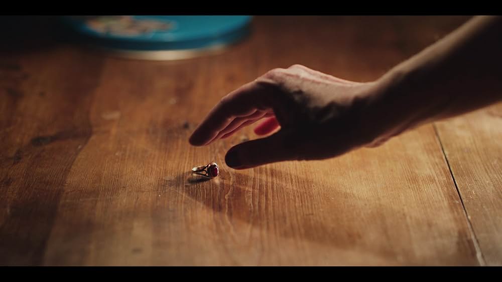 カラーズ・オブ・エビル：レッドの画像