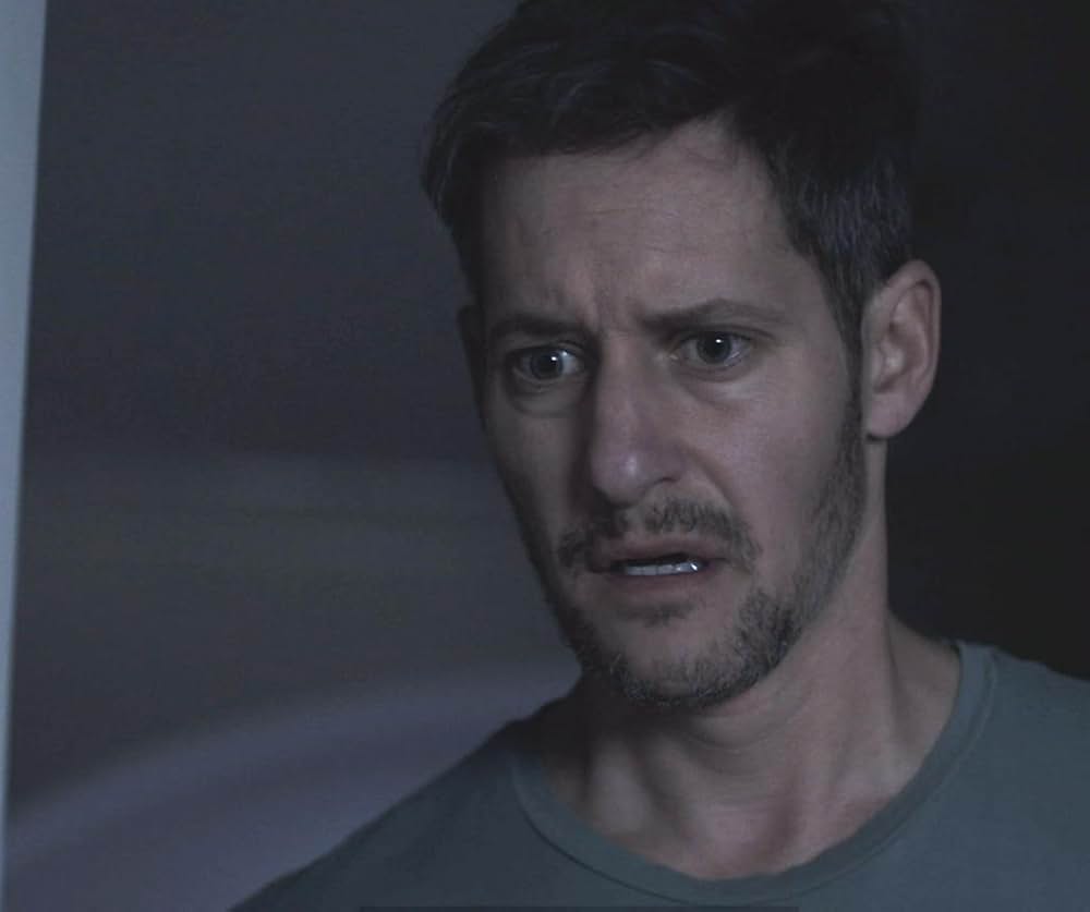 自転車に乗っての画像