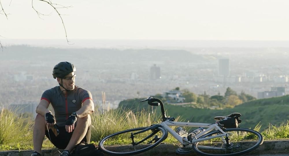 自転車に乗っての画像